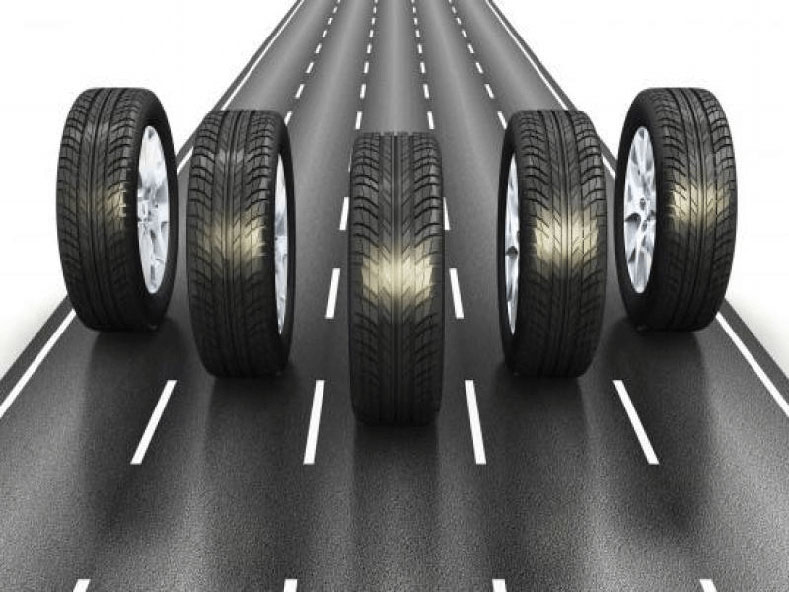 Cảnh báo bỏ qua dấu hiệu lốp ô tô bị lão nguy cơ lớn gây tai nạn |  Bridgestone Việt Nam.