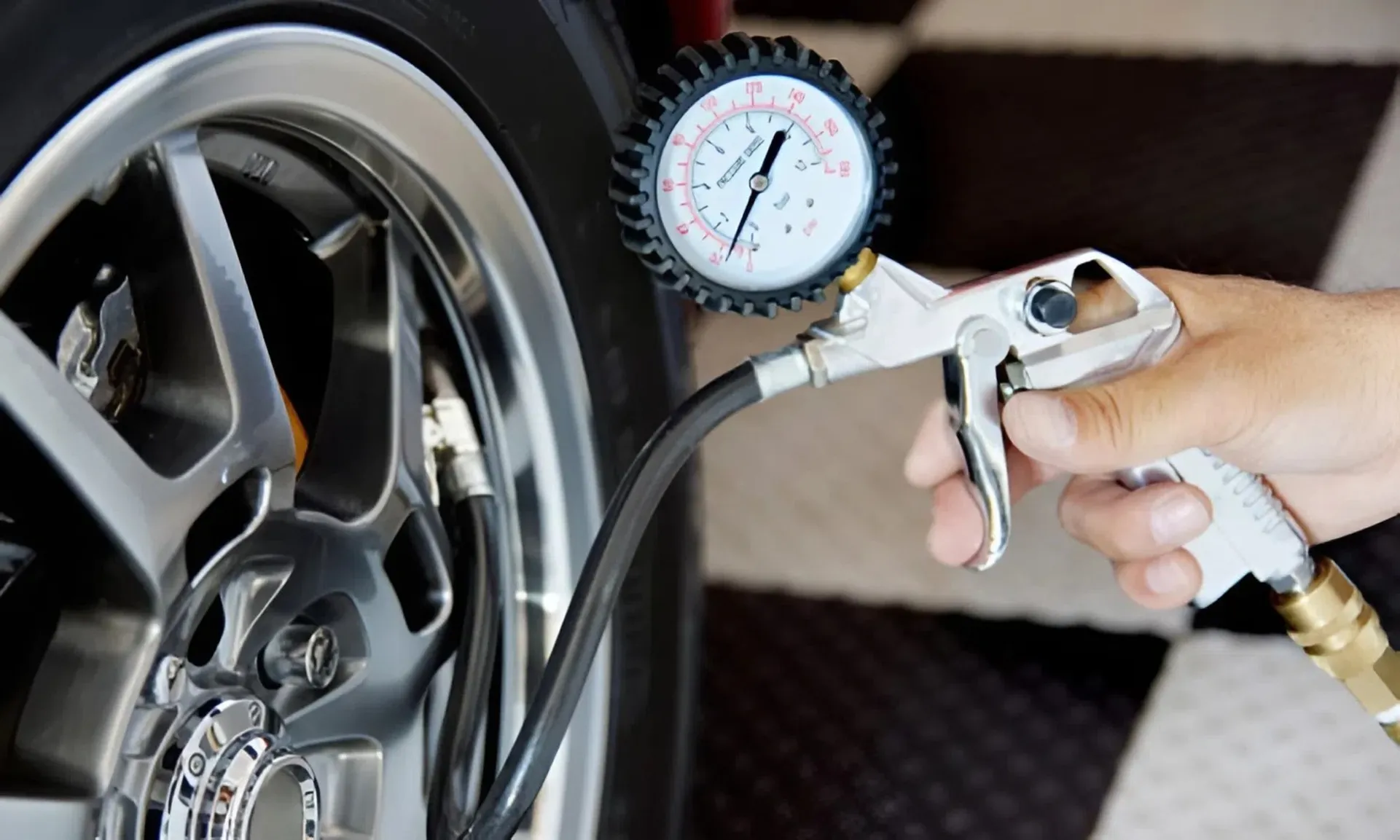 áp suất lốp ảnh 1 Áp suất lốp ô tô bao nhiêu là đủ