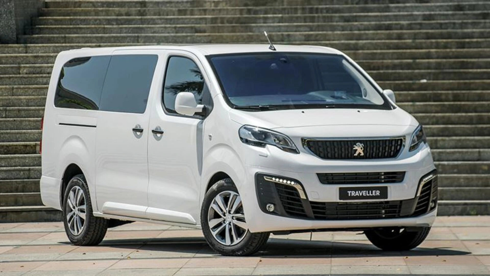 Xe Peugeot Traveller