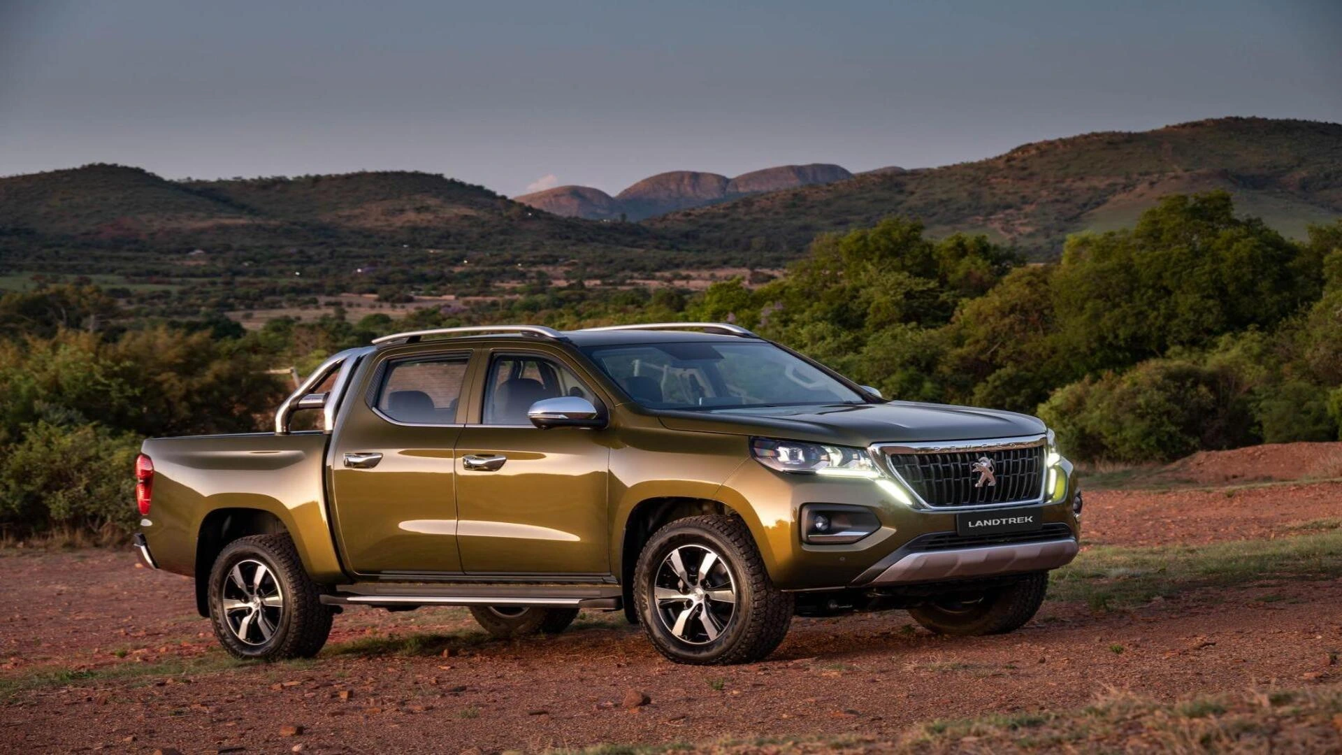 Giá xe Peugeot Land Trek