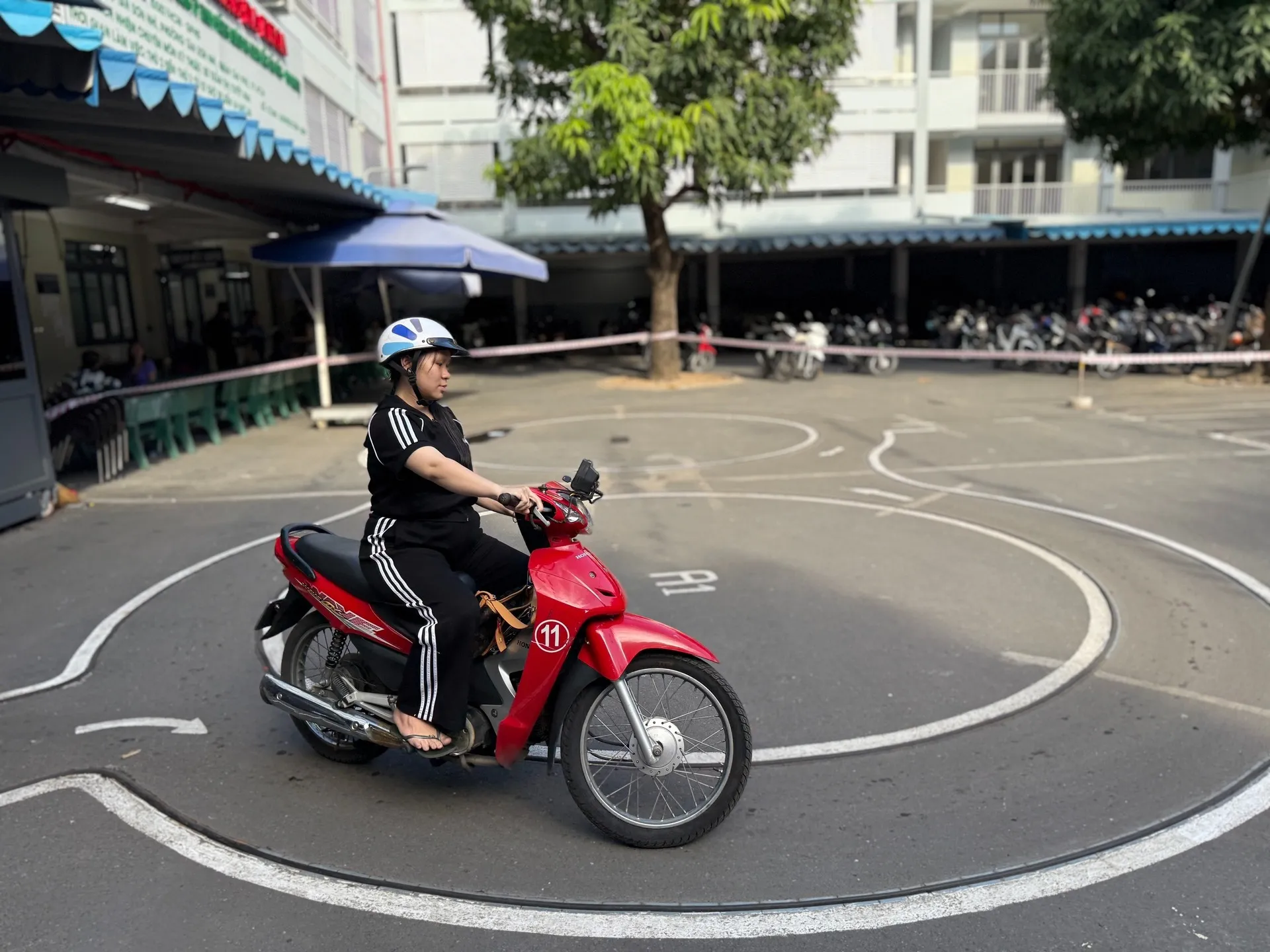 thi bằng lái a1 bao nhiêu tiền