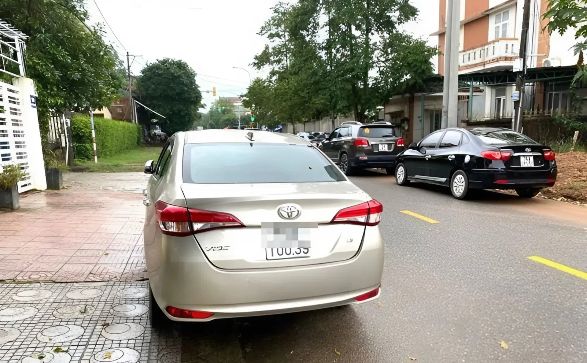 biển báo 1 chiều 7 đường 1 chiều có được đậu xe bên trái