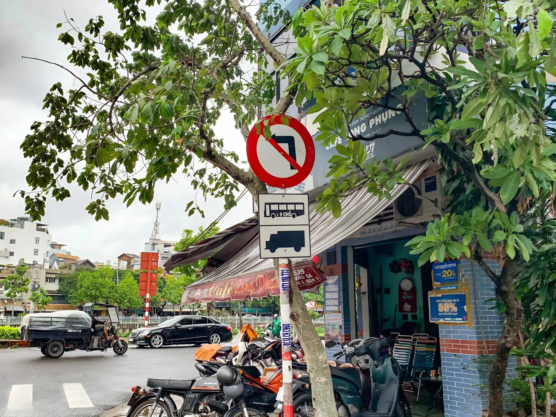 biển báo cấm rẽ trái ảnh 8 Biển cấm rẽ trái có biển phụ đi kèm