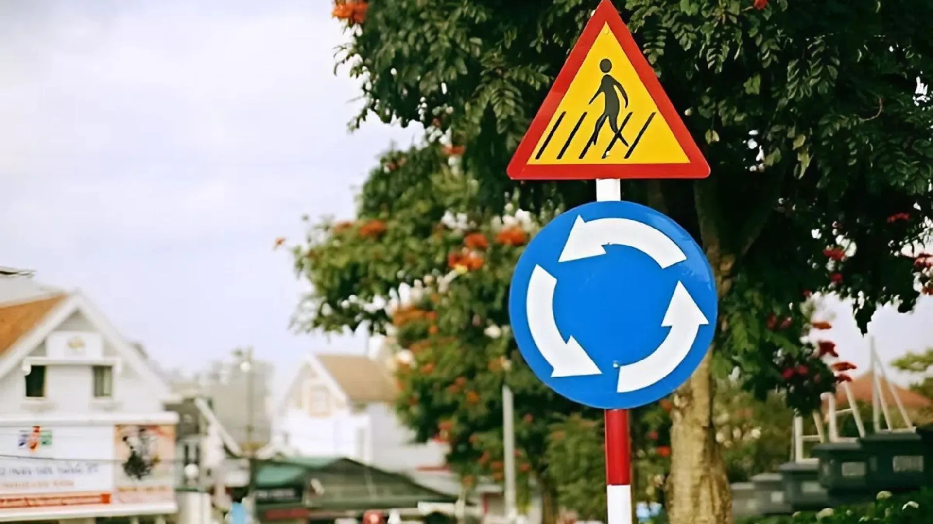 biển báo hiệu lệnh 2 Đặc điểm của biển báo hiệu lệnh