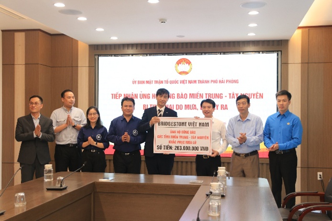 Bridgestone Việt Nam ủng hộ đồng bào 1
