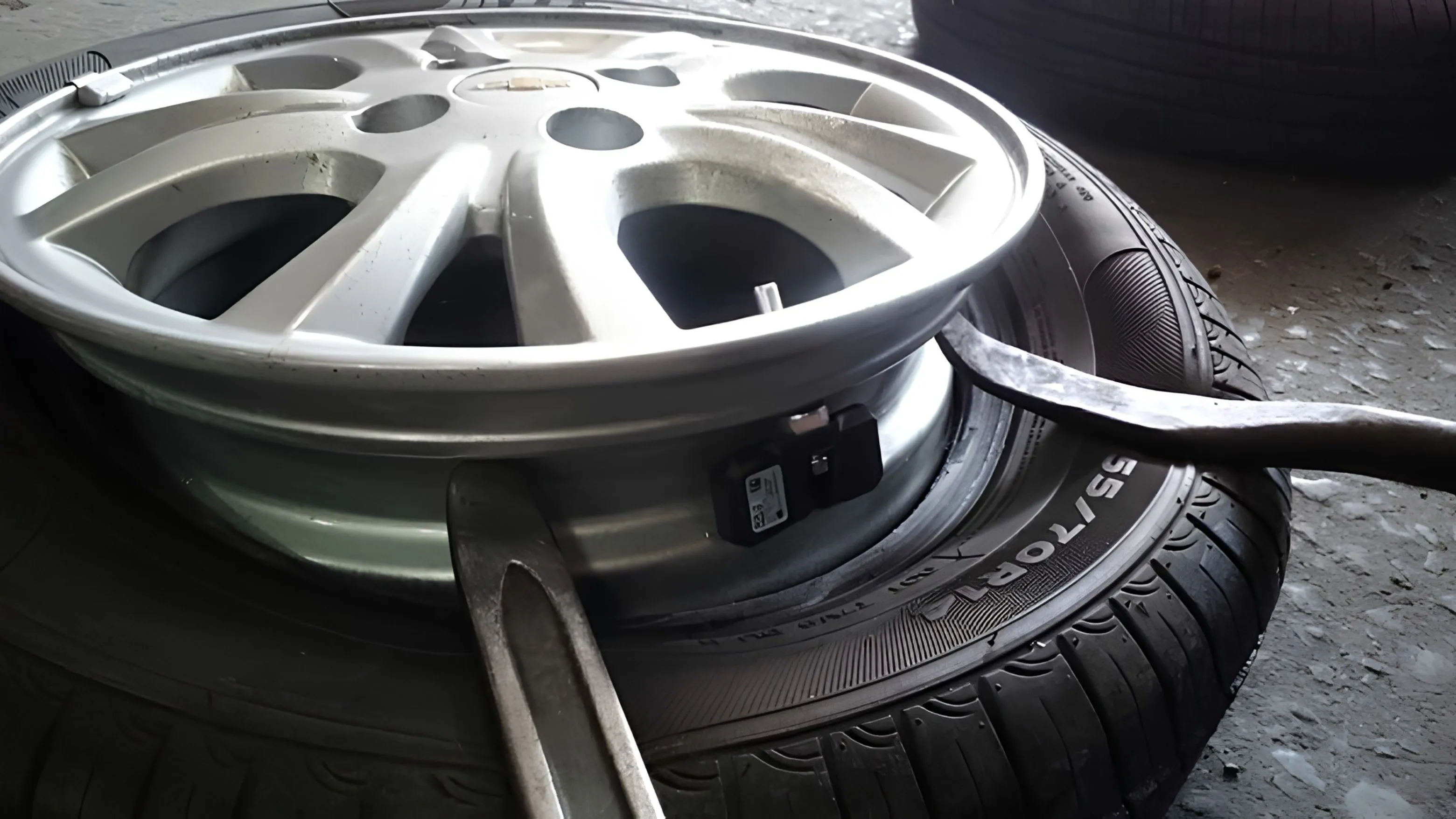 cảm biến áp suất lốp ảnh số 2 Cảm biến áp suất lốp van trong
