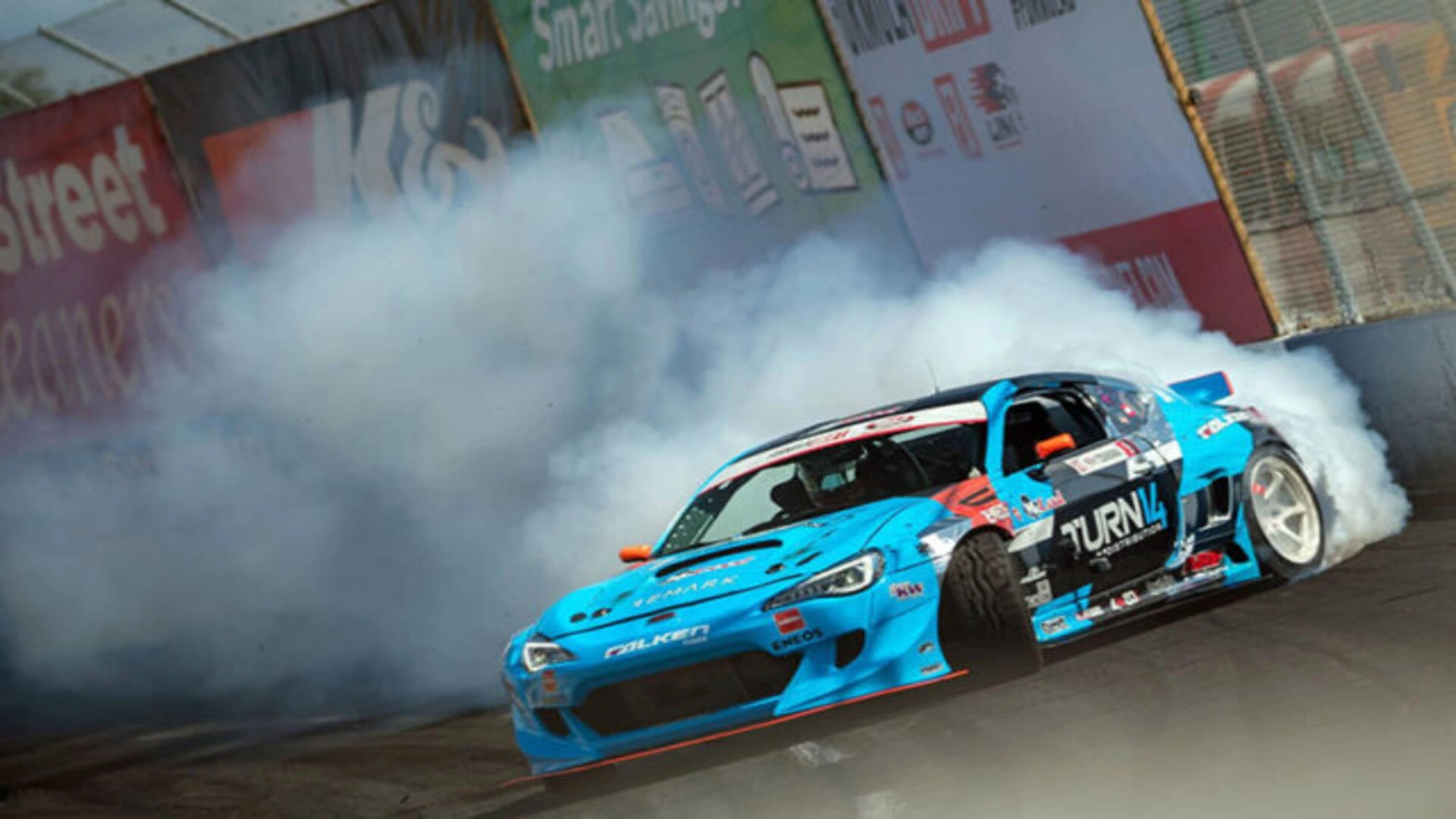 Drift xe dựa vào phanh