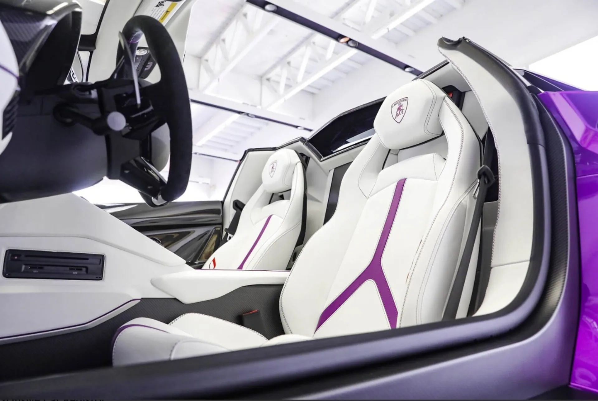 Thiết kế ghế ngồi Lamborghini Aventador SVJ