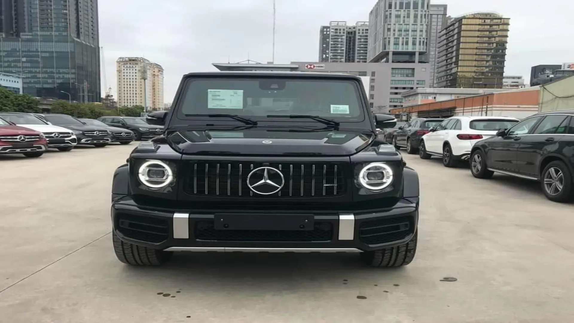 Đầu xe Mercedes-AMG G63