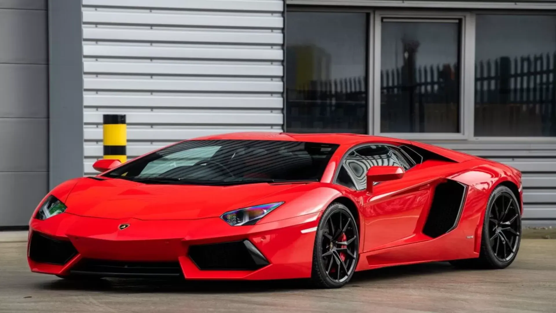 Giá Lamborghini 4 Lamborghini Aventador LP700-4
