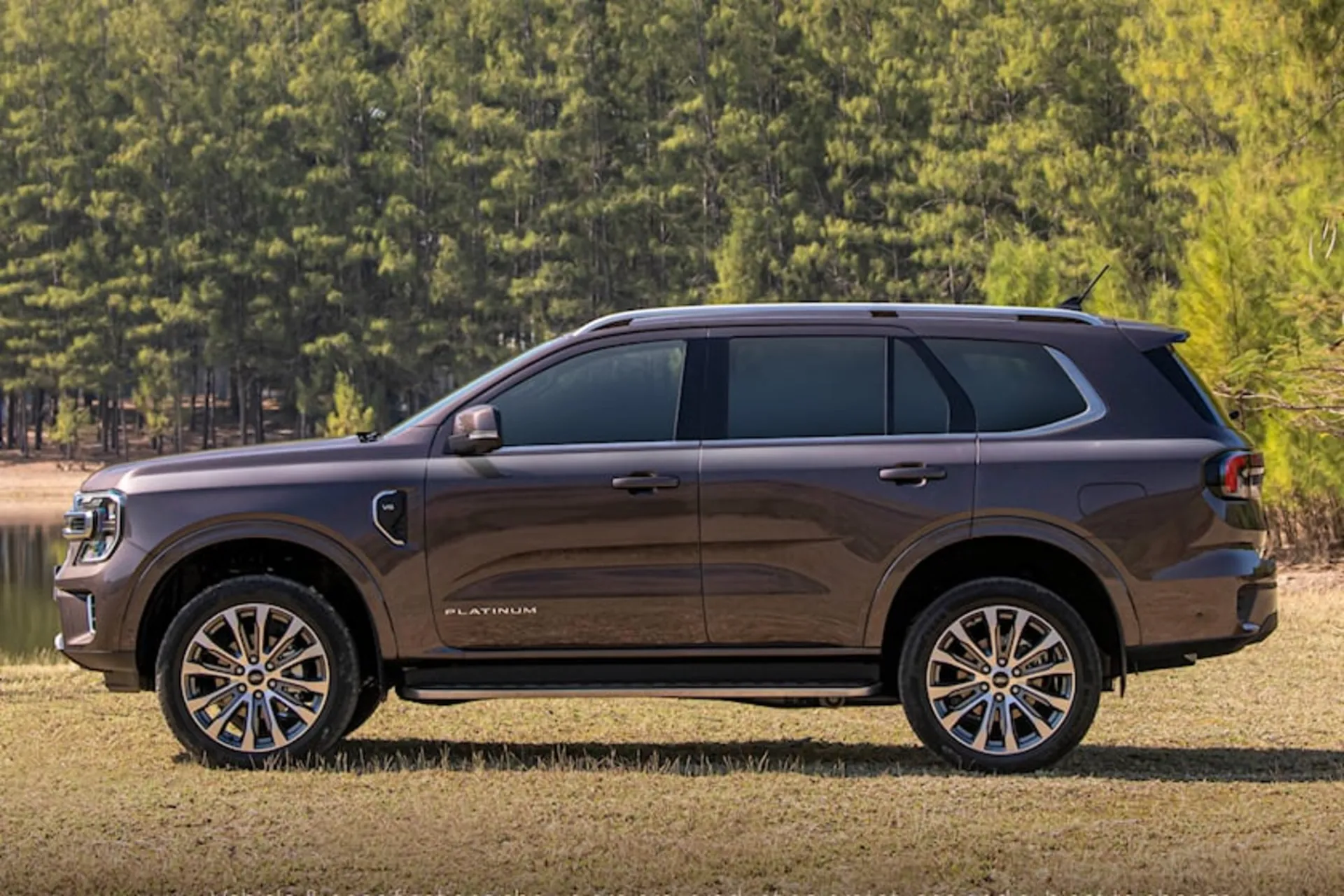 Thiết kế thân xe Ford Everest 2025