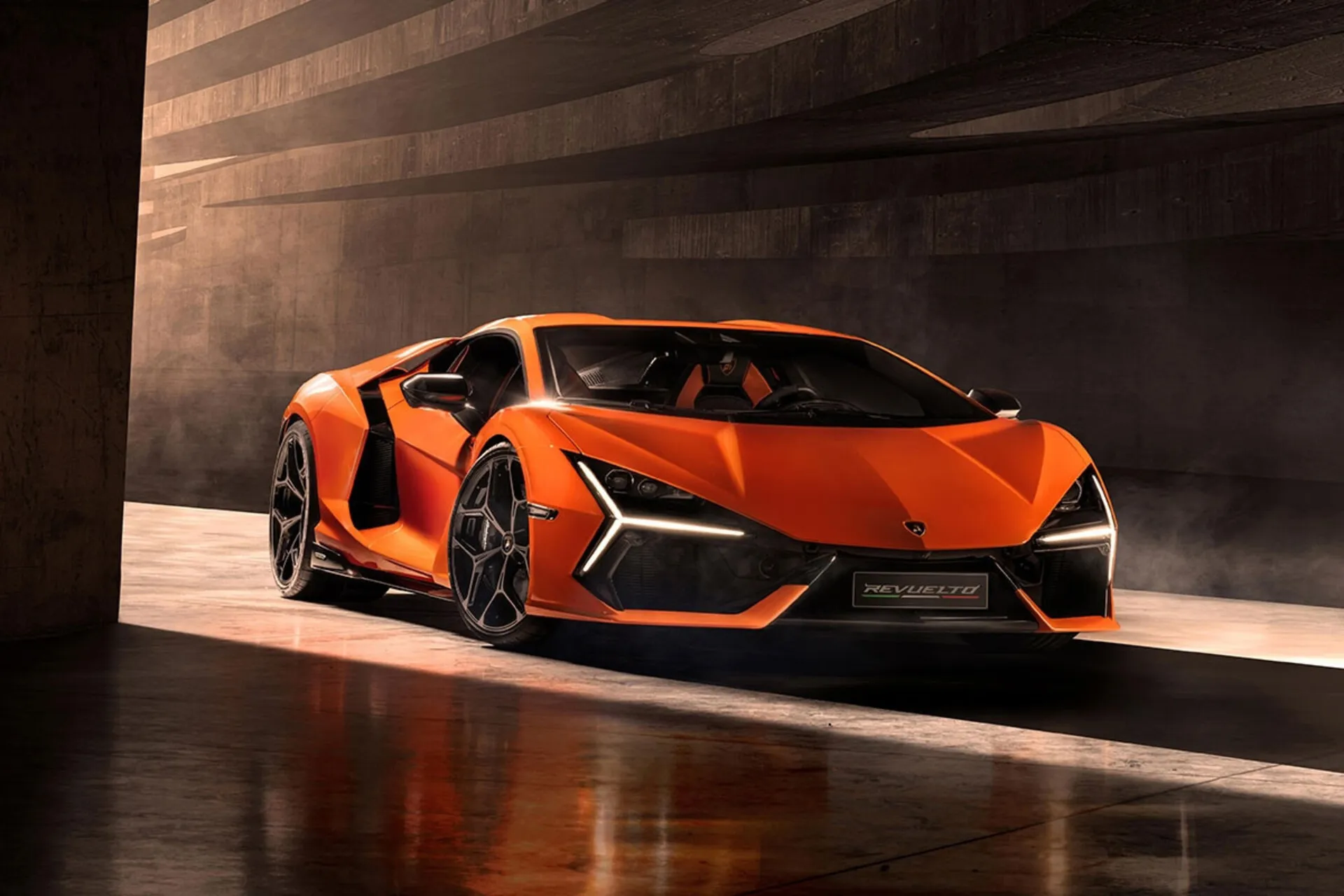 Lamborghini bao nhiêu tiền Việt Nam