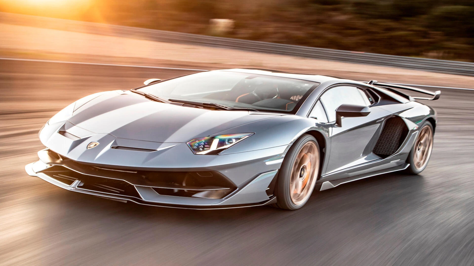 Động cơ Aventador SVJ