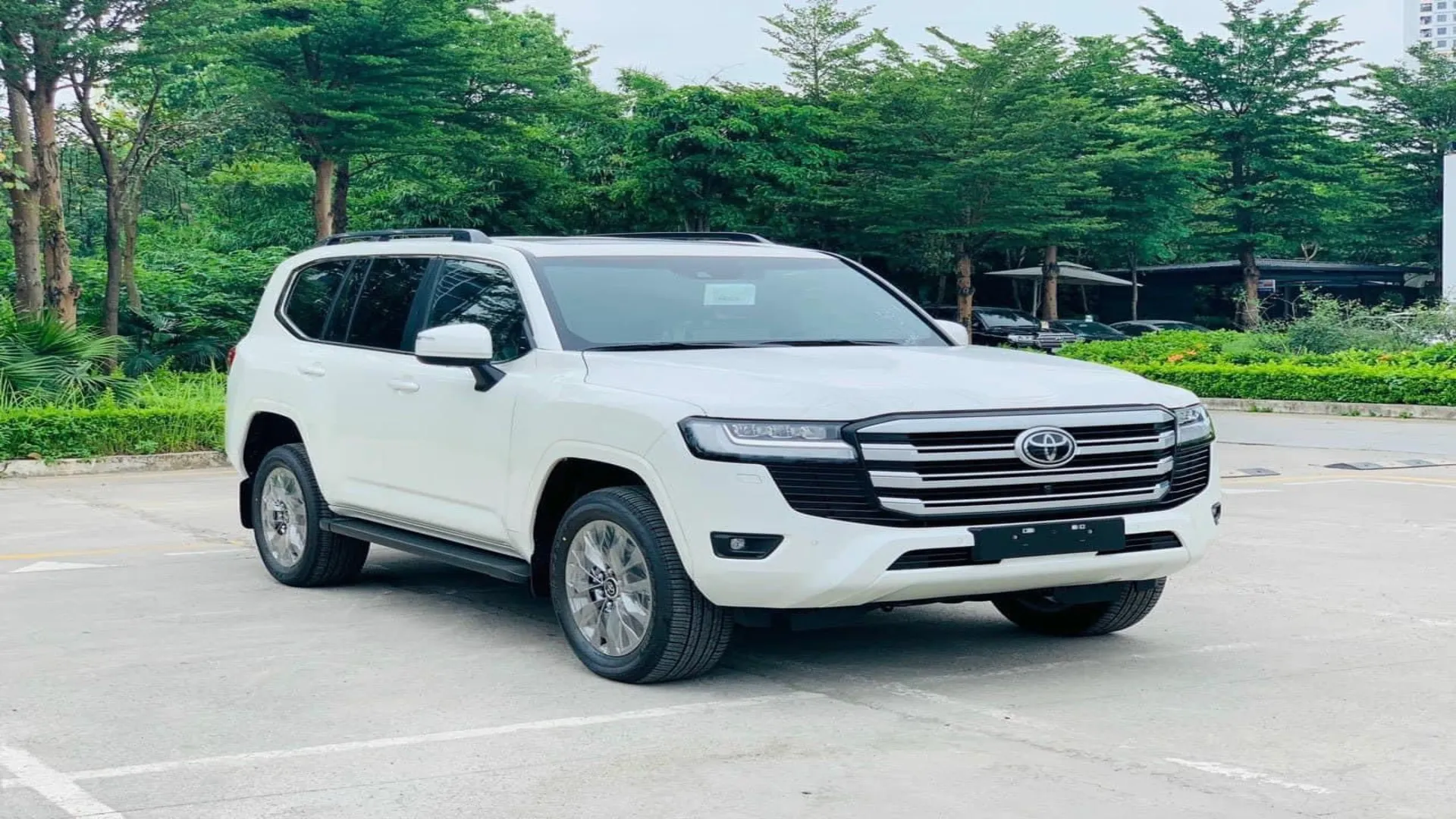 Giá xe Land Cruiser LC300