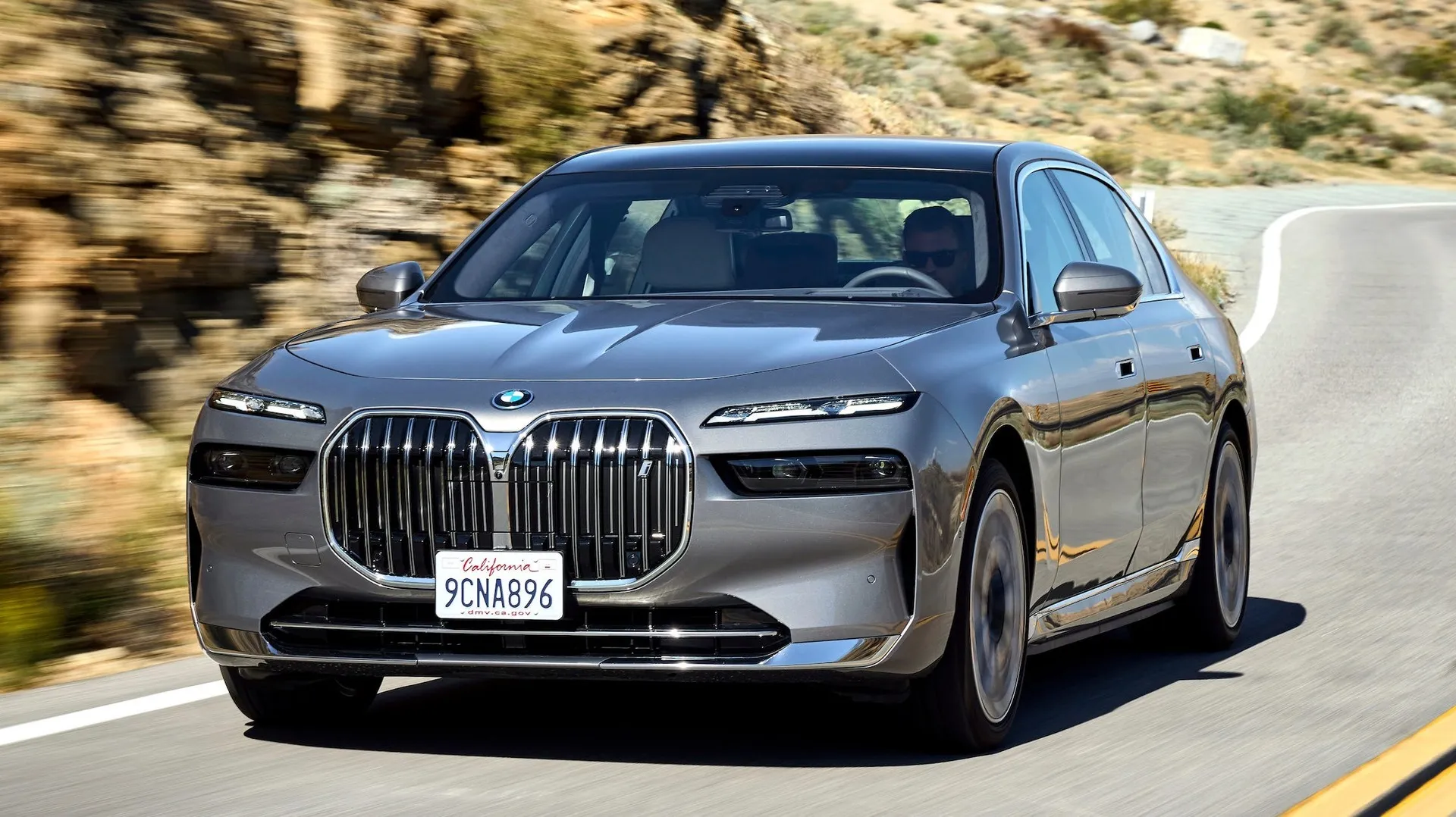 Mẫu xe điện BMW i7 2023