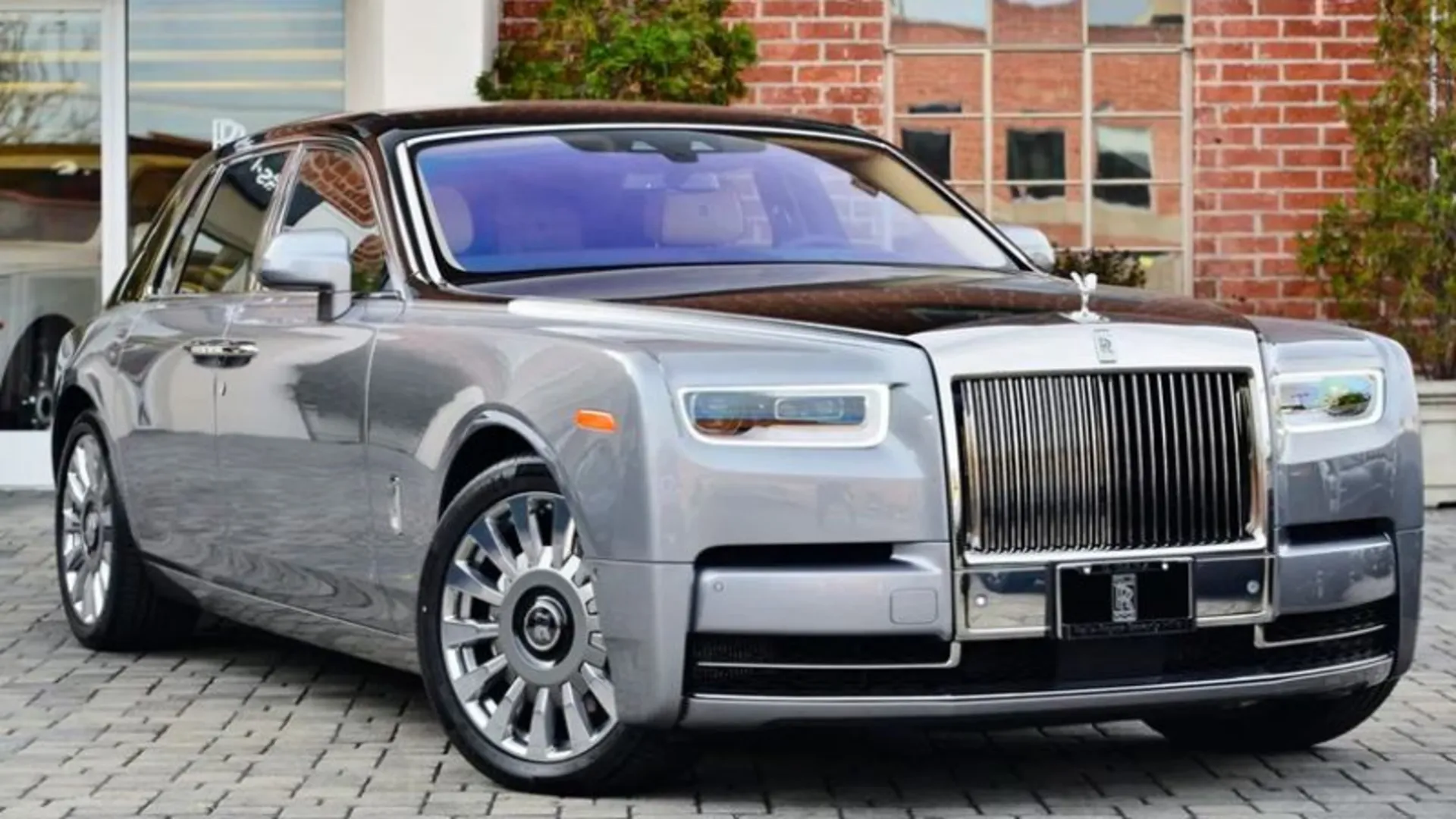 Giá xe Rolls-Royce Phantom