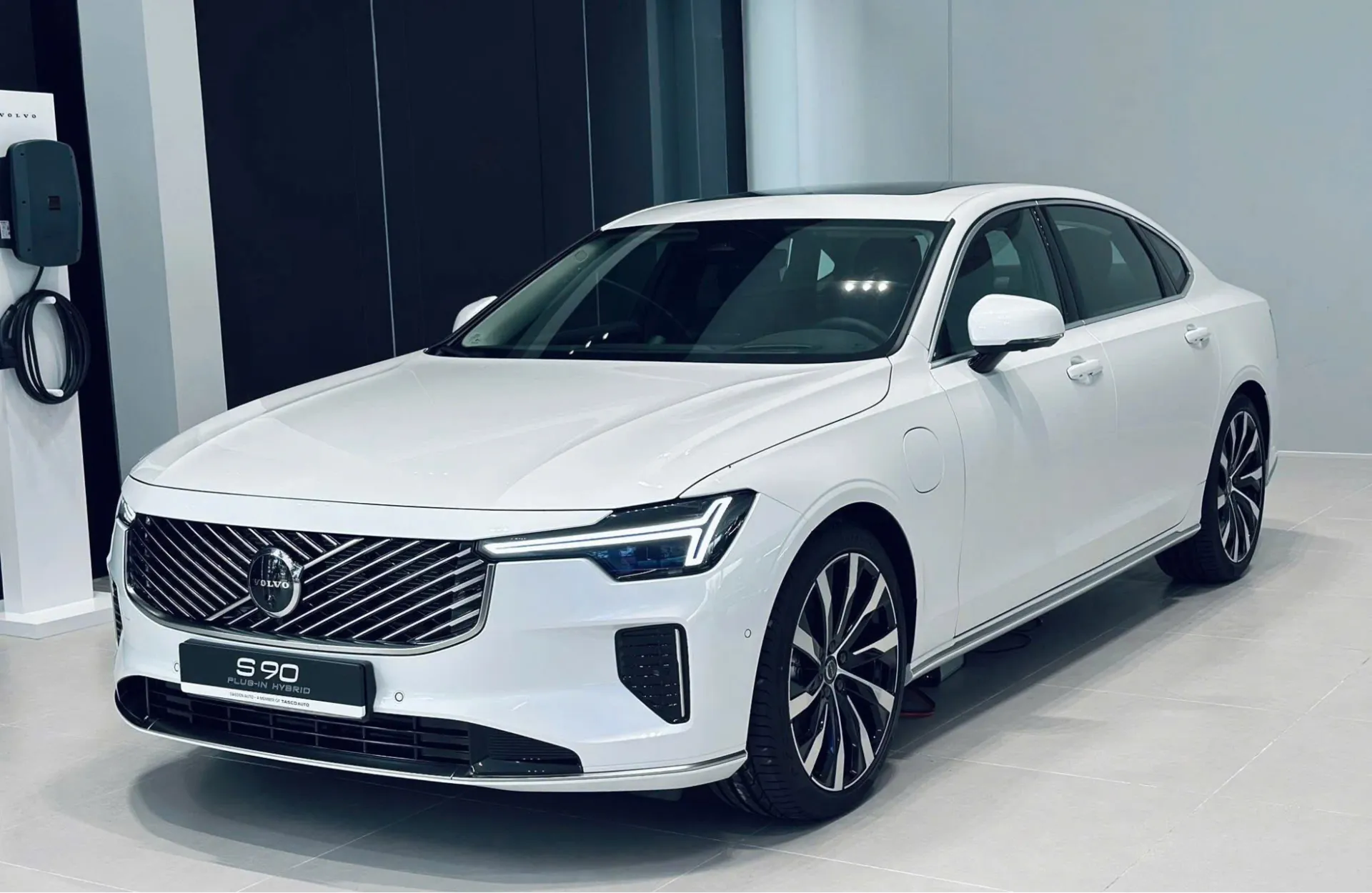Giá xe volvo 7 Giá xe Volvo S90 Plug-in Hybrid Ultra 2026 khoảng 2,750 tỷ đồng