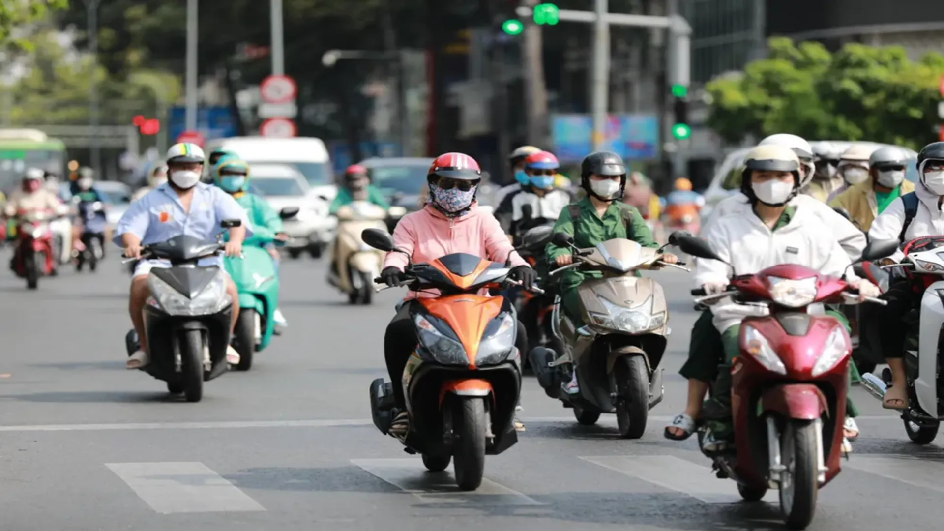 Không bằng lái phạt bao nhiêu 2 Mức phạt tiền dành cho người điều khiển xe máy mà không có bằng lái