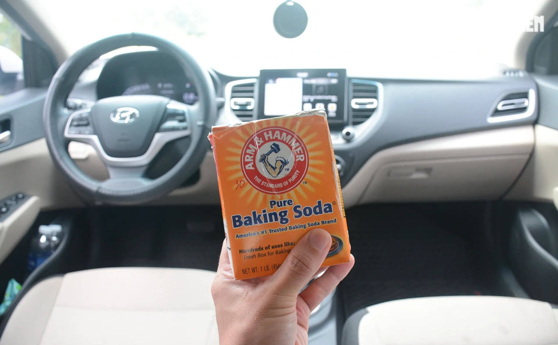 Khử mùi ô tô bằng baking soda