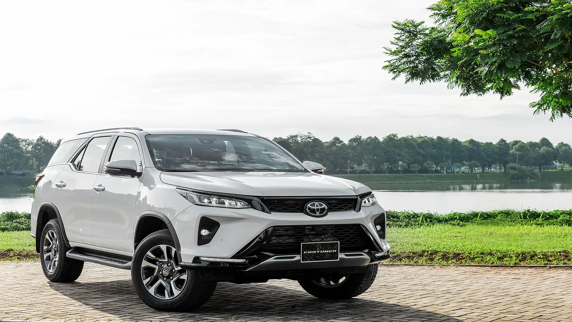Kích thước xe ô tô 9 xe Toyota Fortuner