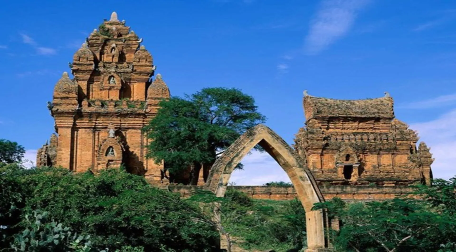 Kinh nghiệm du lịch Quy Nhơn 15 Tháp Chăm