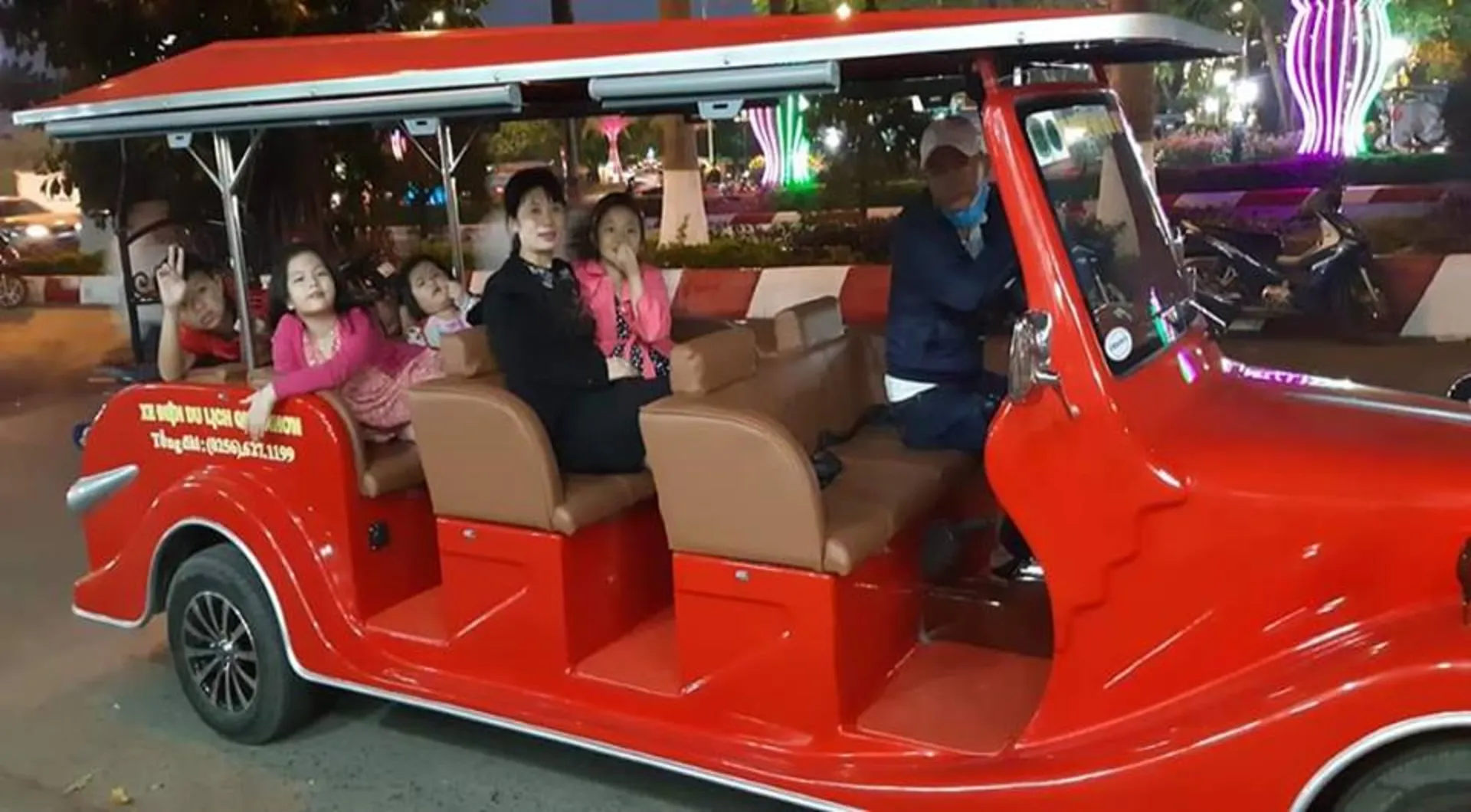 Kinh nghiệm du lịch Quy Nhơn 5 Đi xe điện tham quan Quy Nhơn