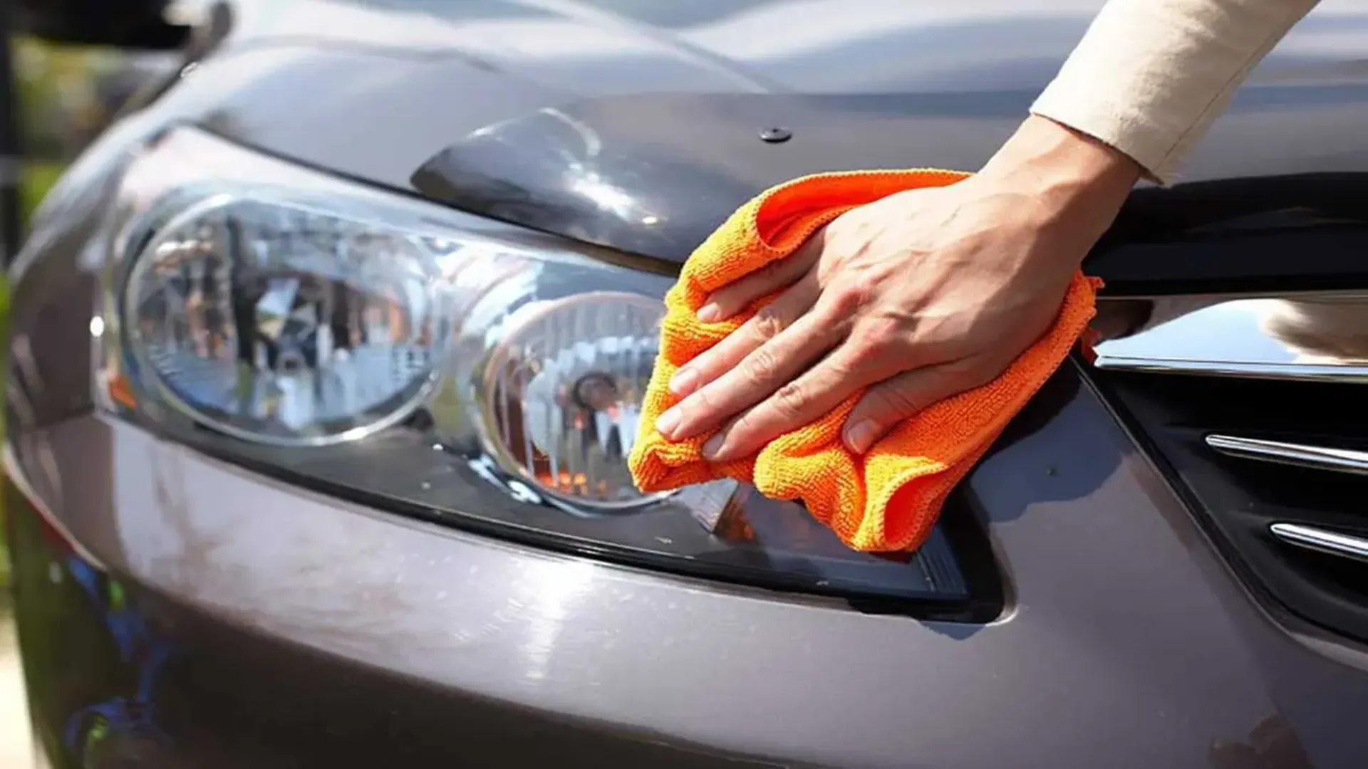 Lái xe đêm 7 Đảm bảo đèn pha luôn được sạch sẽ và hoạt động tốt