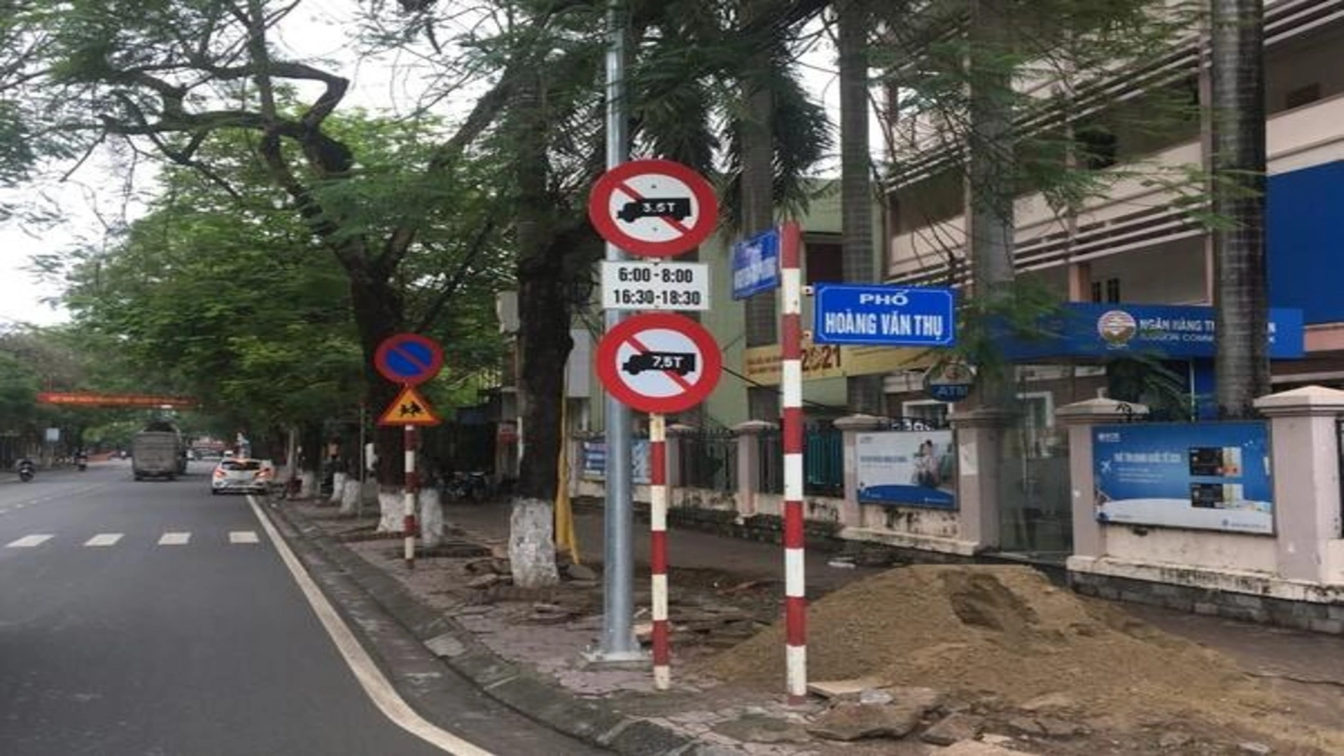 lỗi đi vào đường cấm 1 Đường cấm là những tuyến đường mà các phương tiện không được phép lưu thông