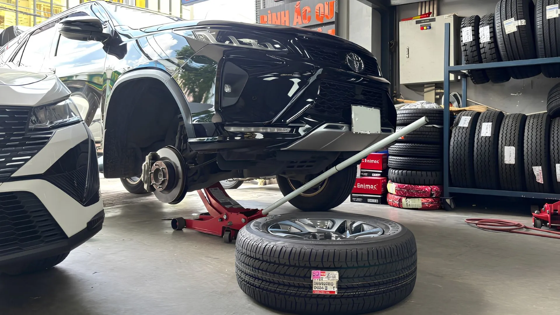 Lốp xe Bridgestone 265/60R18 ảnh 3