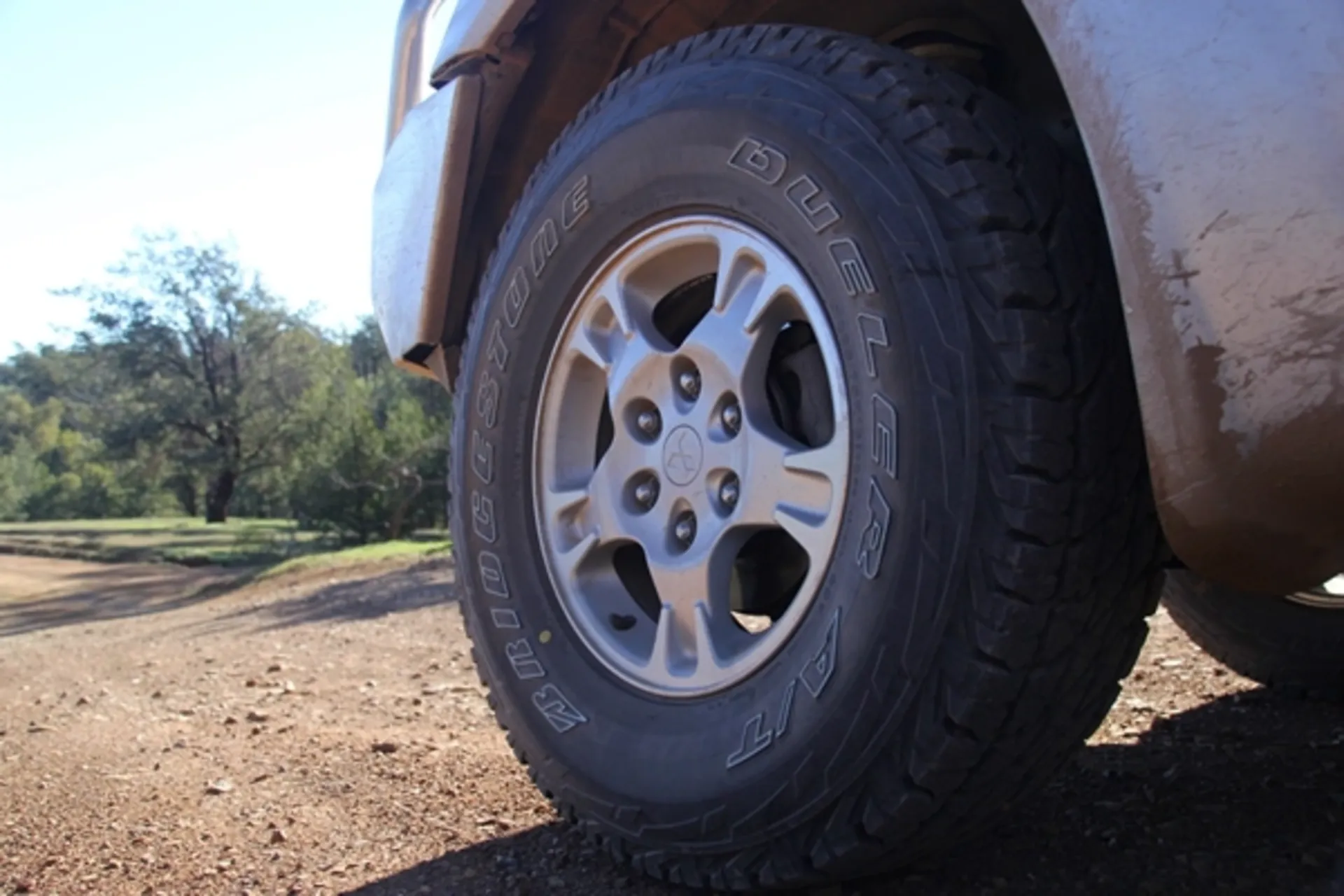 Lốp xe Bridgestone 265/65R17 ảnh 2