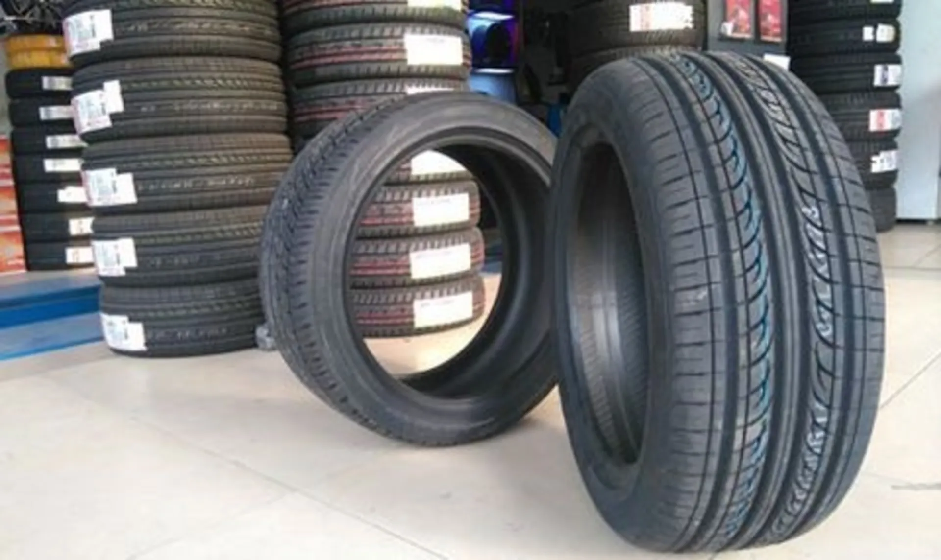 lốp bánh xe ô tô