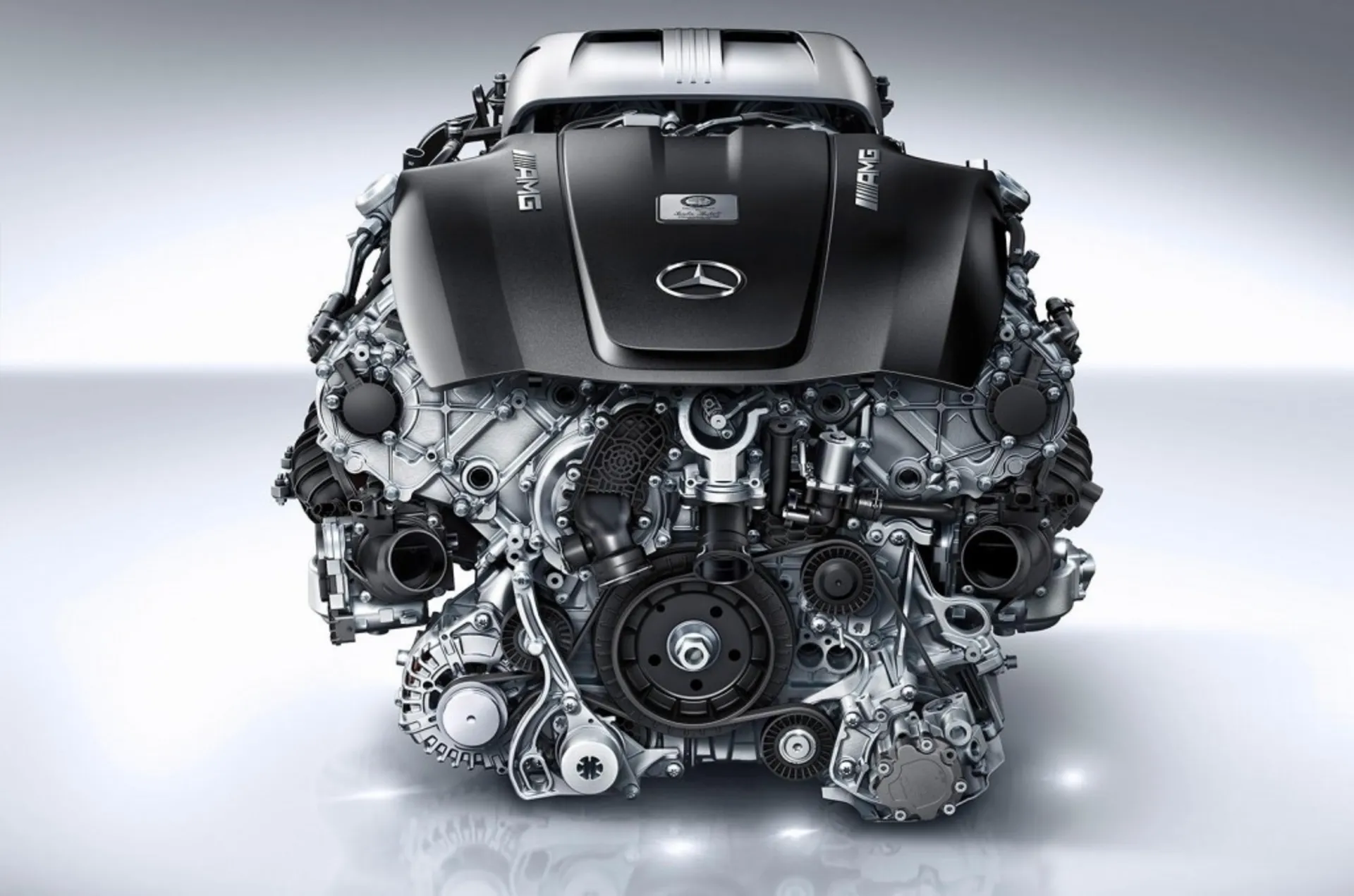 merc g63 ảnh 4 động cơ Merc G63 là V8 AMG 4.0L Biturbo