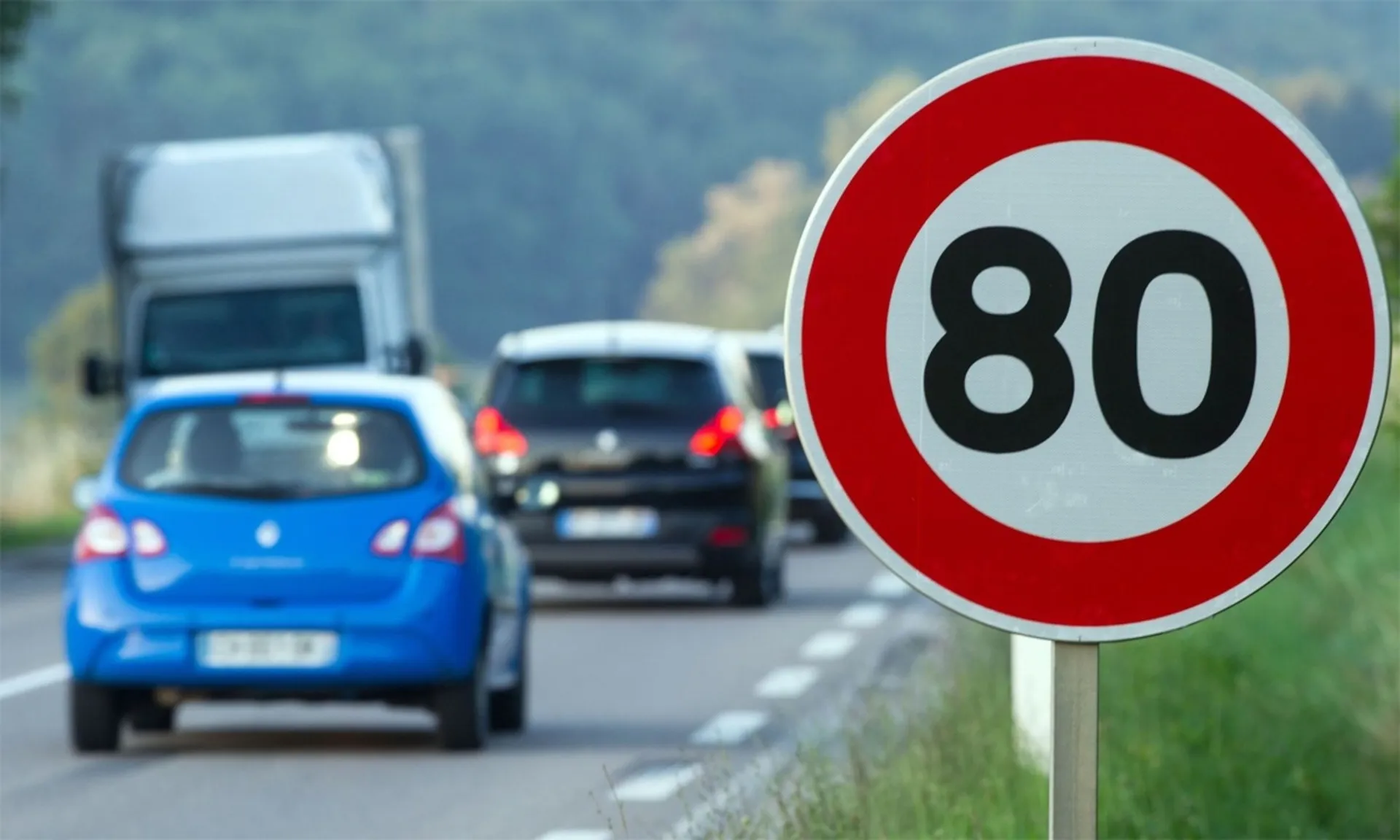 ô tô chạy quá tốc độ 5 10km 1 Ô tô chạy quá tốc độ 5 10km