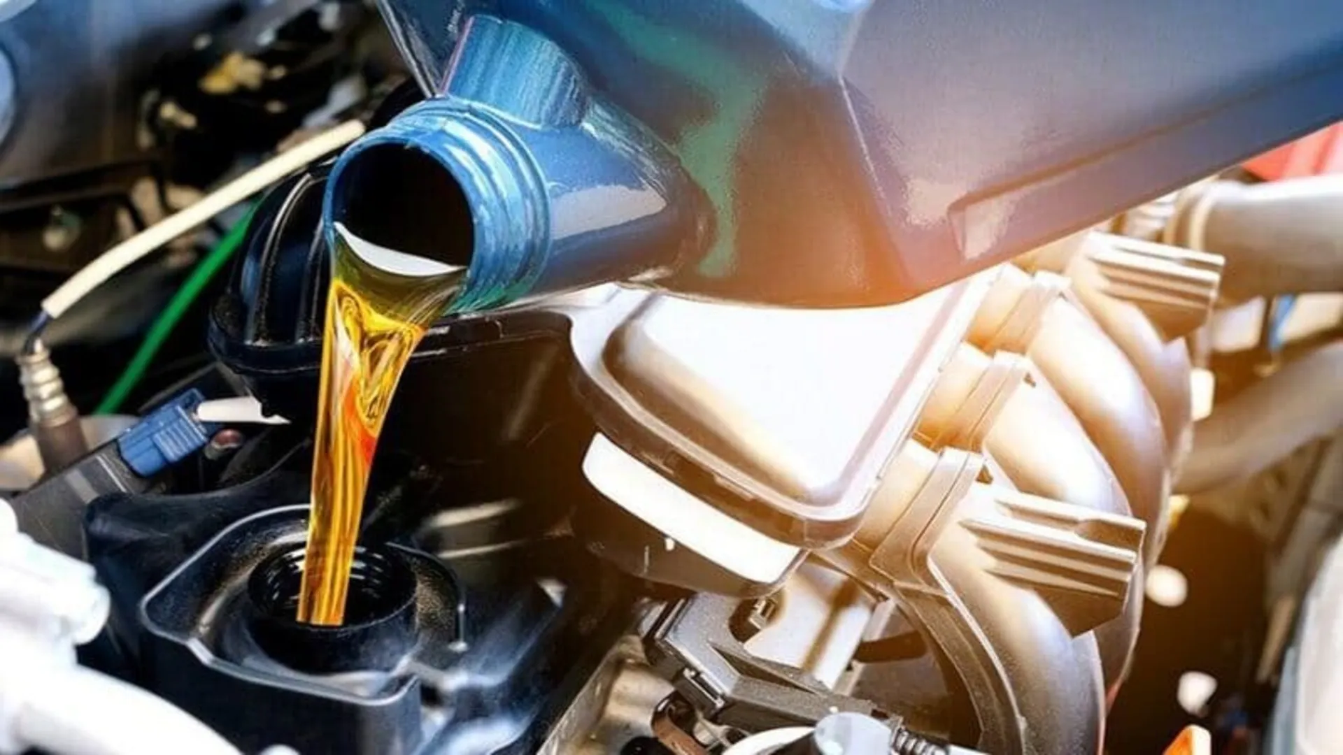 Thay nhớt ô tô 2 Ô tô đi bao nhiêu km phải thay dầu