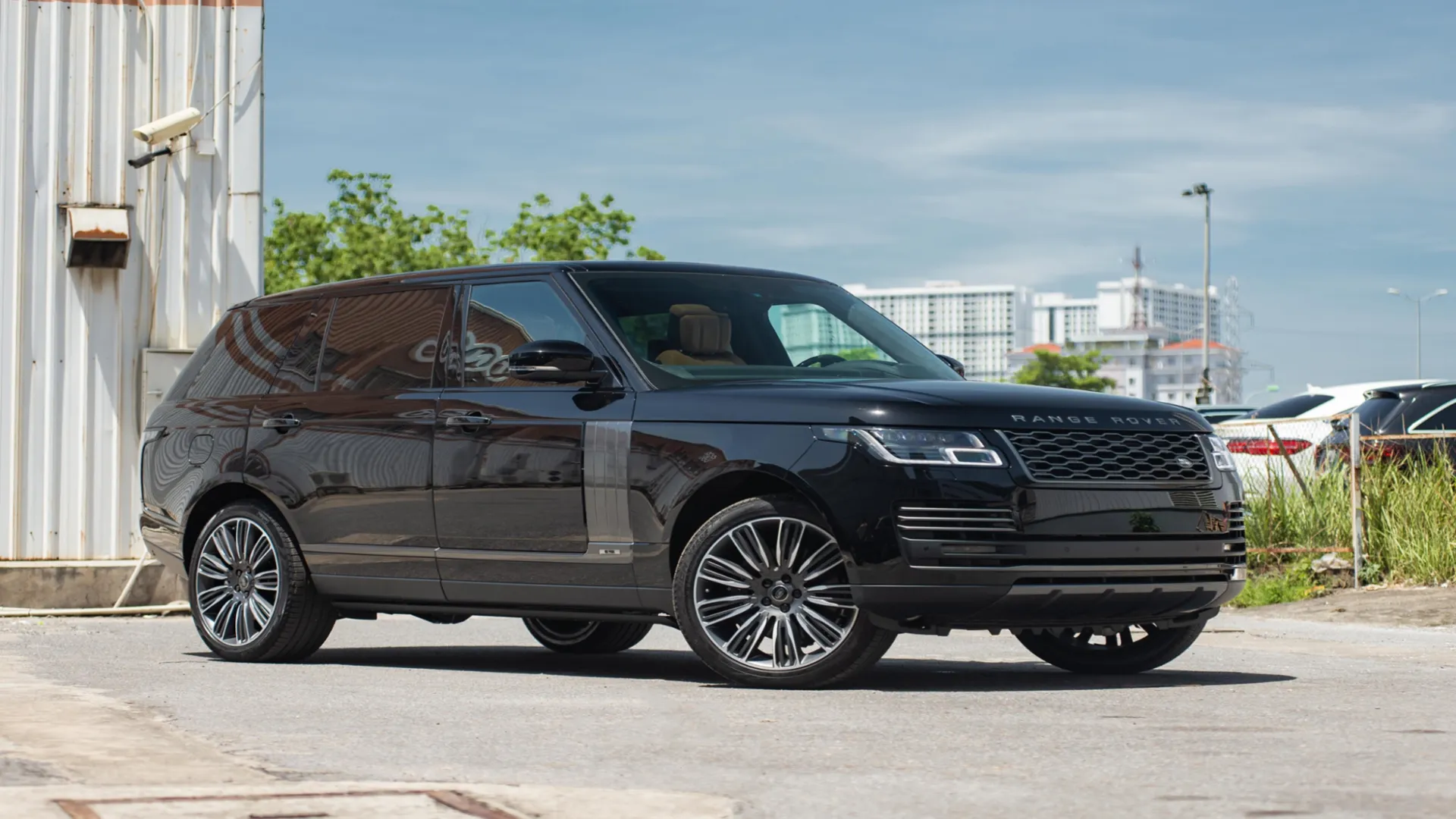 Top 10 hãng xe ô tô đắt nhất thế giới Land Rover