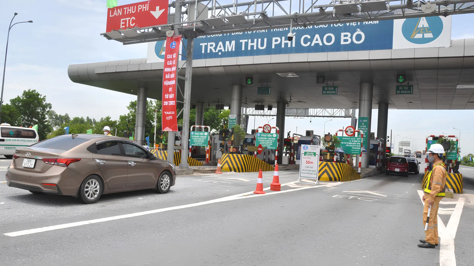 Lỗi đi vào làn thu phí ETC khi chưa đủ điều kiện