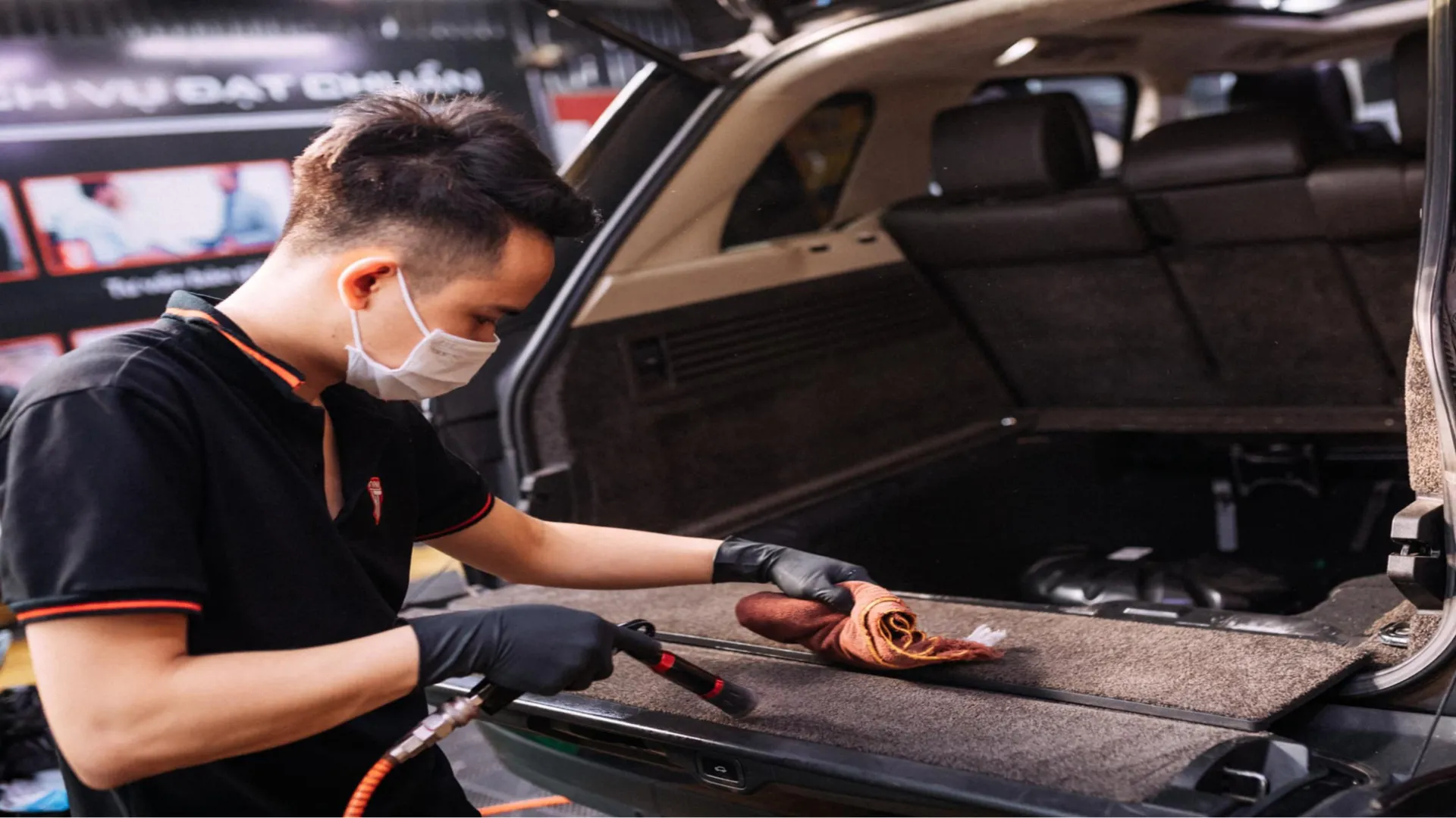 Vệ sinh cần số ô tô