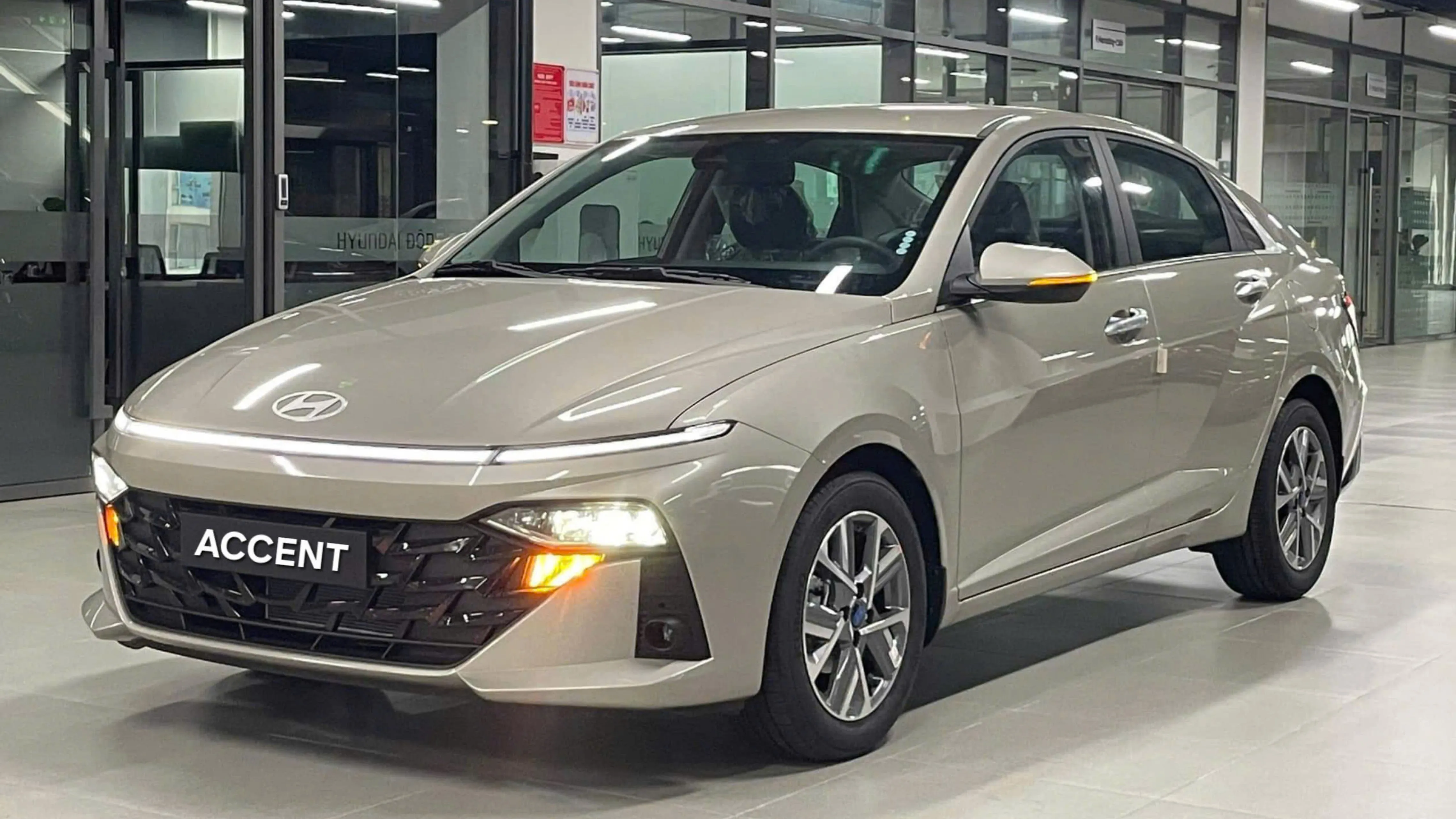 màu ghi vàng Hyundai Accent 2026