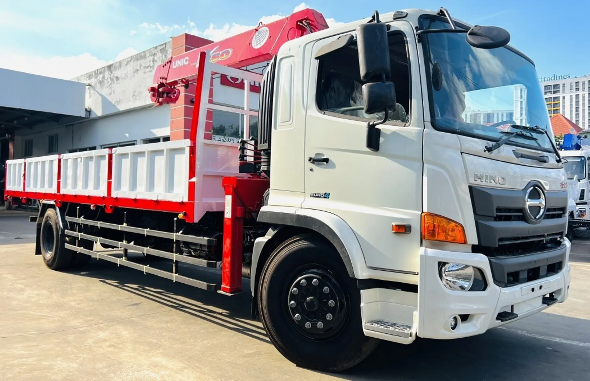 Xe cẩu tự hành 8 tấn