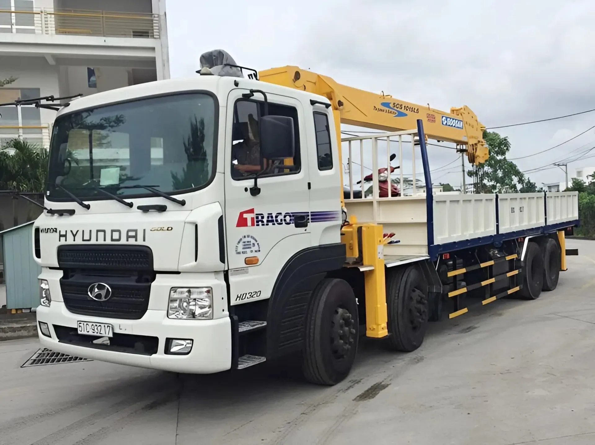 Xe cẩu tự hành 10 tấn