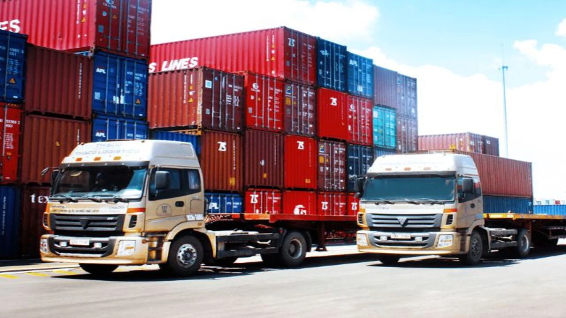Vai trò của xe container trong ngành vận tải