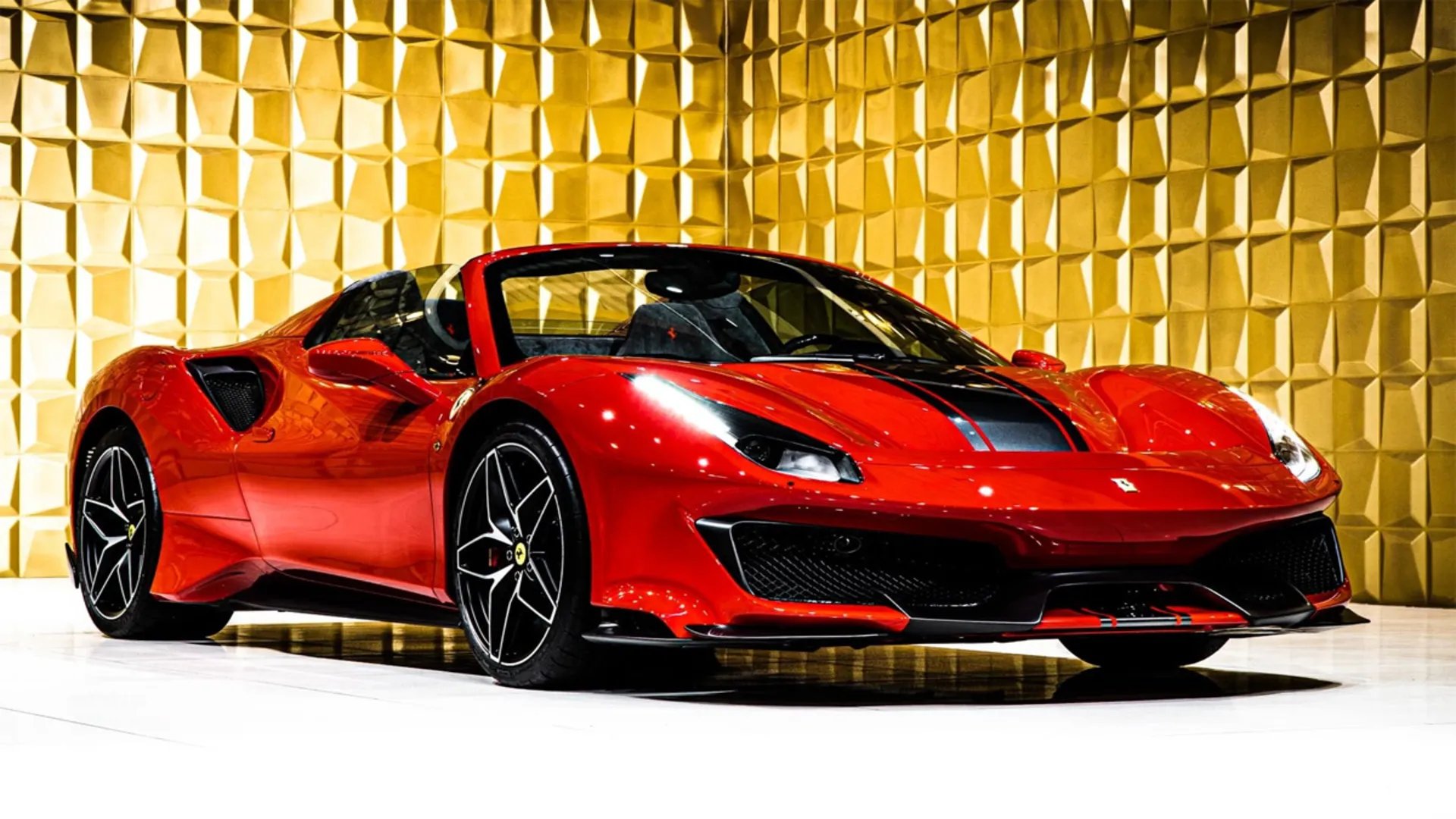 Giá xe Ferrari 488 Pista