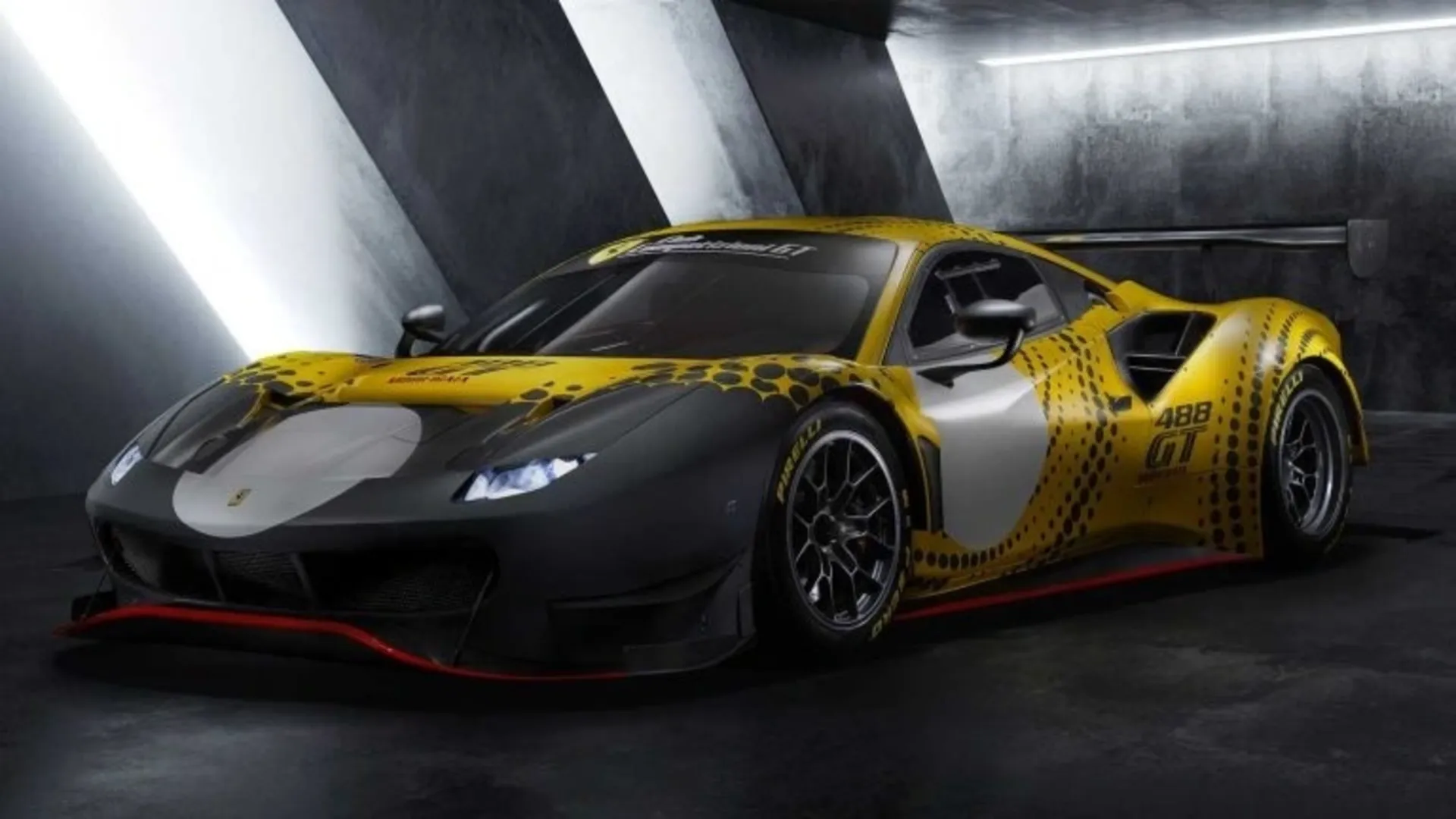 Giá phiên bản xe đua Ferrari 488