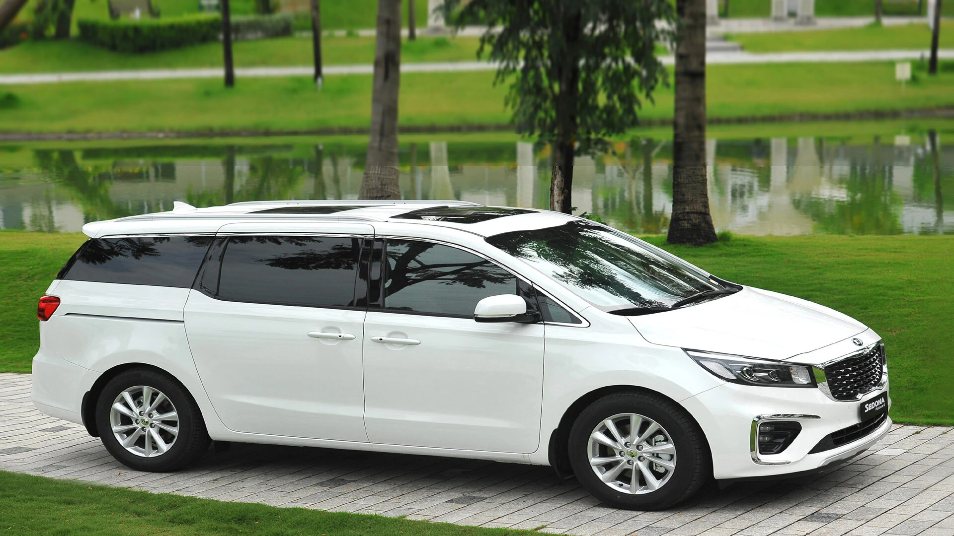 Xe KIA Sedona 7 chỗ