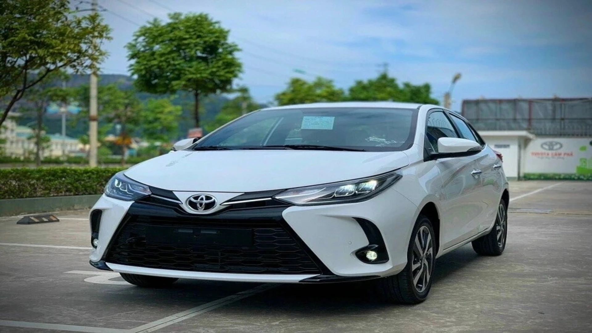 xe ô tô nhỏ - Toyota Yaris