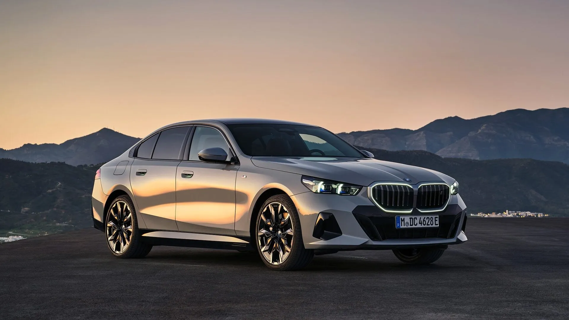 Xe Sedan ảnh thêm 15 BMW 5 Series