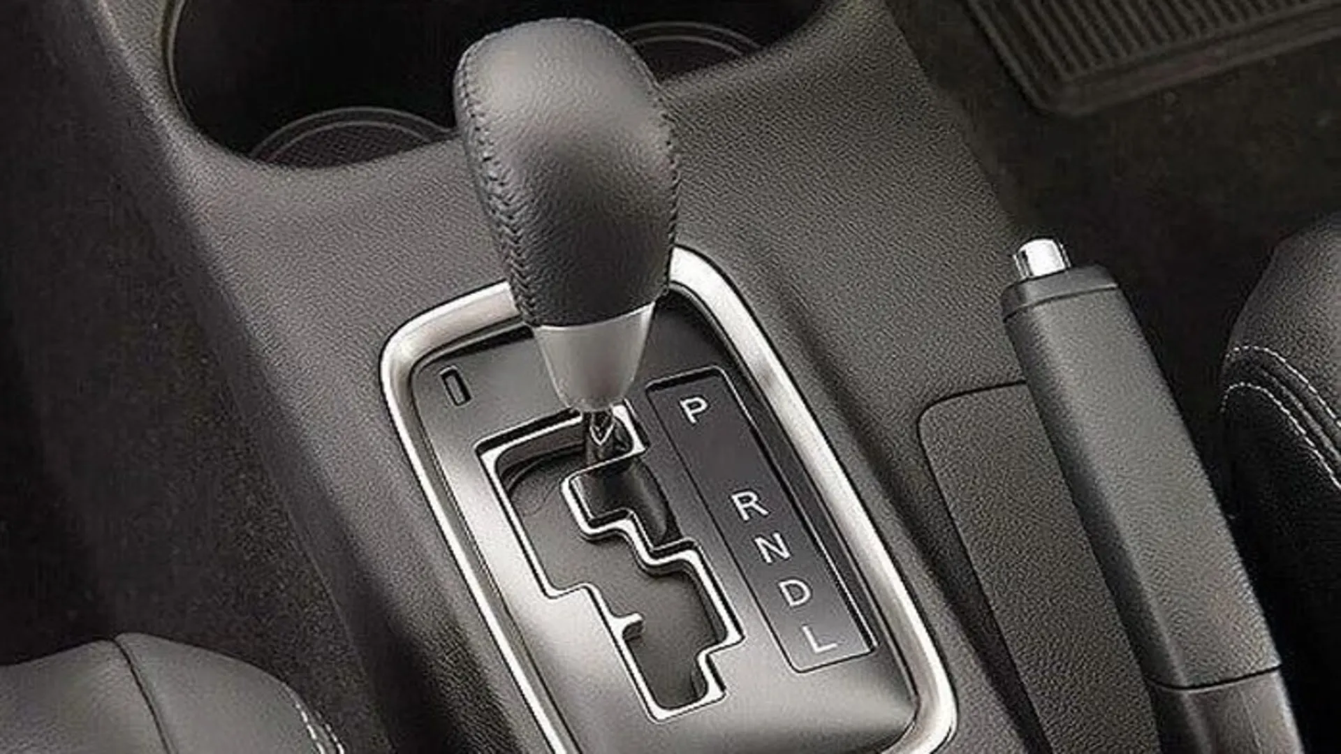xe số tự động 2 Ý nghĩa các ký hiệu trên cần số xe số tự động